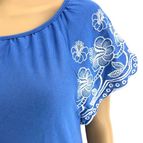 Fever SMALL Light Amparo Blue Floral Embroidered White Scoop Neck Blouse - Picture 4 of 7